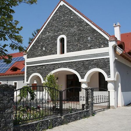 Bed and Breakfast Basaltina Panzio Balatonederics Exterior foto